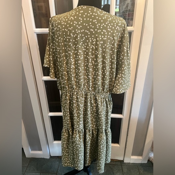 EUC-💚 Adorable Plus Size Dress - Picture 6 of 6